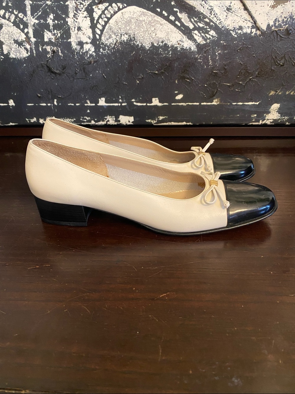 Authentic Salvatore Ferragamo Two Tone Vintage Classic Patent Toe Women’s 8 4A - Picture 2 of 11